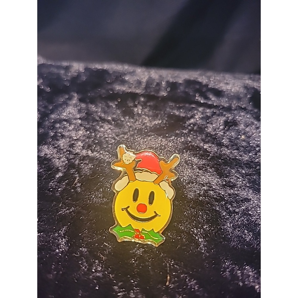 Vintage Happy Face Pin Brooch Santa Deer Antlers Holly Berries Holidays